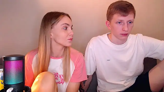 Snapshot of juliaanddima chatting on 2, 12, 2025 juliaanddima online show from 2, 12, 2025