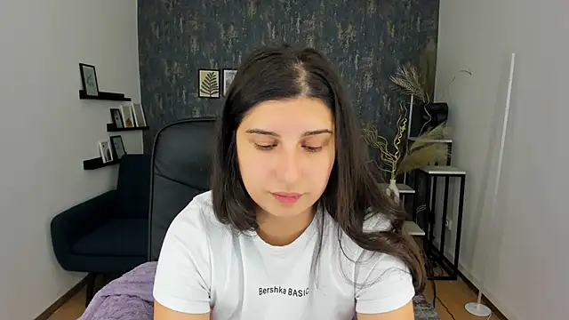 Snapshot of Linda_EX chatting on 2, 12, 2024 Linda EX online show from 2, 12, 2024