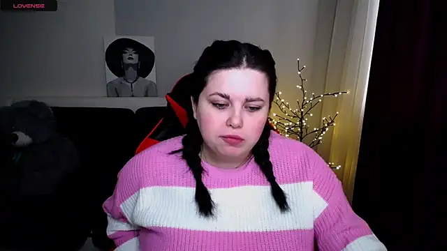 Emily Mo online show from 23, 2, 2025