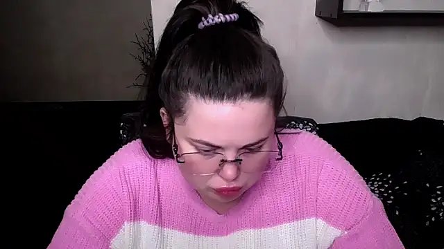 Emily Mo online show from 11, 10, 2025