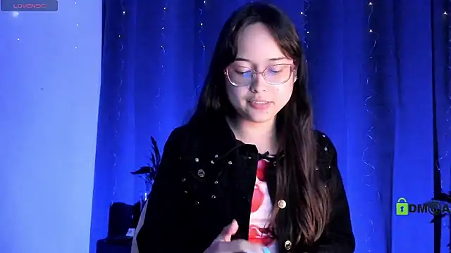 Snapshot of shantalc3rezo chatting on 5, 3, 2025 shantalc3rezo online show from 5, 3, 2025