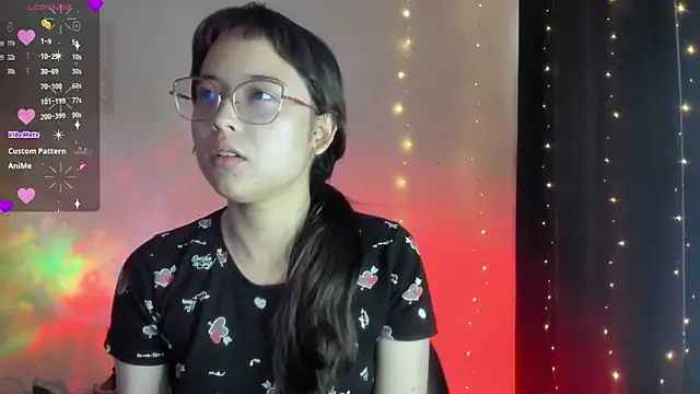 Snapshot of shantalc3rezo chatting on 8, 9, 2025 shantalc3rezo online show from 8, 9, 2025