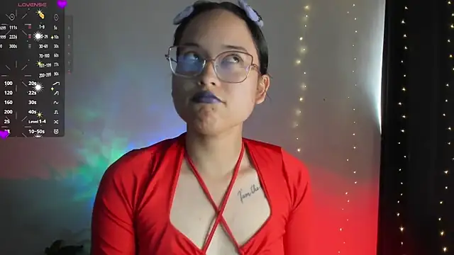 Snapshot of shantalc3rezo chatting on 12, 9, 2025 shantalc3rezo online show from 12, 9, 2025