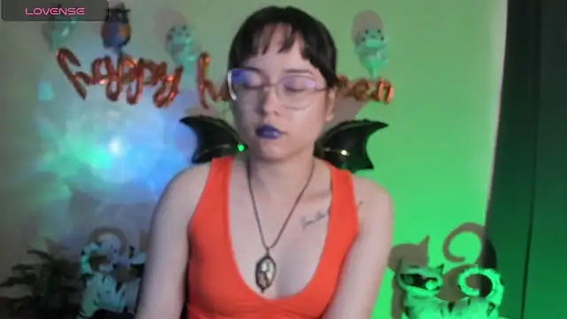 Snapshot of shantalc3rezo chatting on 17, 10, 2025 shantalc3rezo online show from 17, 10, 2025