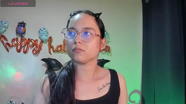 Snapshot of shantalc3rezo chatting on 22, 10, 2025 shantalc3rezo online show from 22, 10, 2025