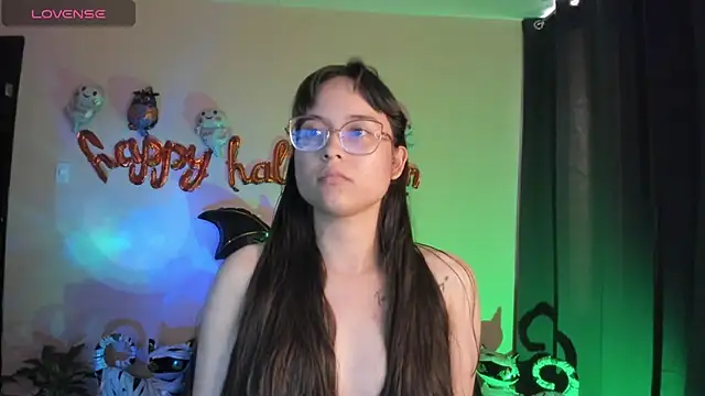 Snapshot of shantalc3rezo chatting on 25, 10, 2025 shantalc3rezo online show from 25, 10, 2025