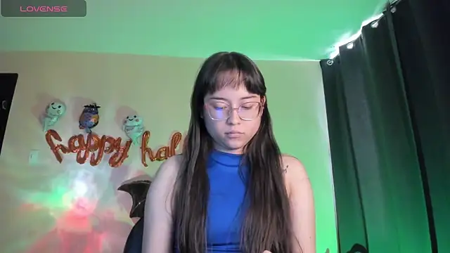 Snapshot of shantalc3rezo chatting on 29, 10, 2025 shantalc3rezo online show from 29, 10, 2025