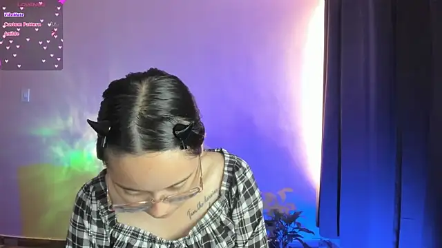 Snapshot of shantalc3rezo chatting on 13, 11, 2025 shantalc3rezo online show from 13, 11, 2025