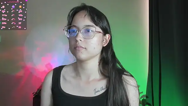 Snapshot of shantalc3rezo chatting on 24, 11, 2025 shantalc3rezo online show from 24, 11, 2025