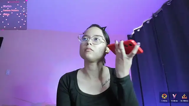 Snapshot of shantalc3rezo chatting on 4, 12, 2025 shantalc3rezo online show from 4, 12, 2025