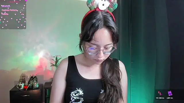 Snapshot of shantalc3rezo chatting on 22, 12, 2025 shantalc3rezo online show from 22, 12, 2025