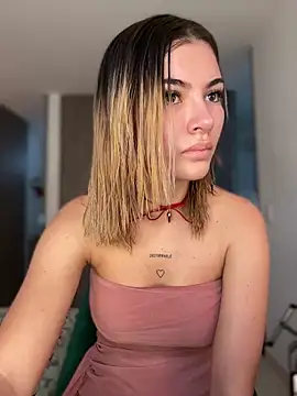 Snapshot of Your_Honeey chatting on 19, 12, 2024 Your Honeey online show from 19, 12, 2024