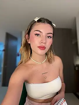 Snapshot of Your_Honeey chatting on 15, 1, 2025 Your Honeey online show from 15, 1, 2025