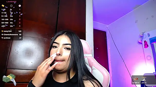 eva six online show from 12, 12, 2024