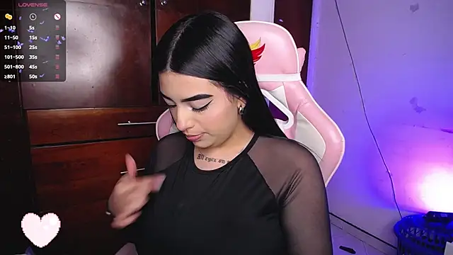 eva six online show from 18, 11, 2025