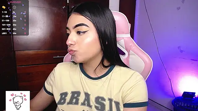 eva six online show from 25, 11, 2025