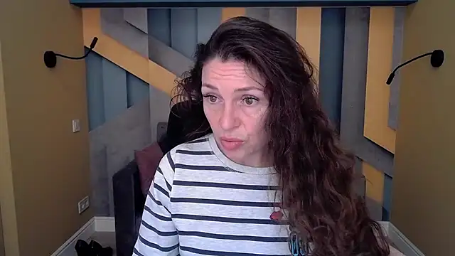 EllaLong online show from 28, 10, 2025