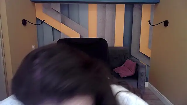 EllaLong online show from 18, 2, 2026