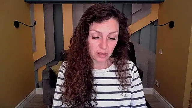 EllaLong online show from 11, 4, 2026