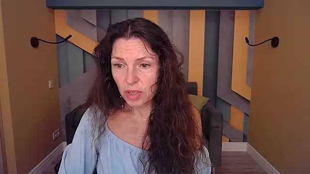 EllaLong online show from 19, 7, 2026