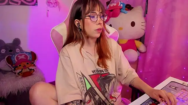 Snapshot of Waifu_Aika chatting on 22, 10, 2025 Waifu Aika online show from 22, 10, 2025