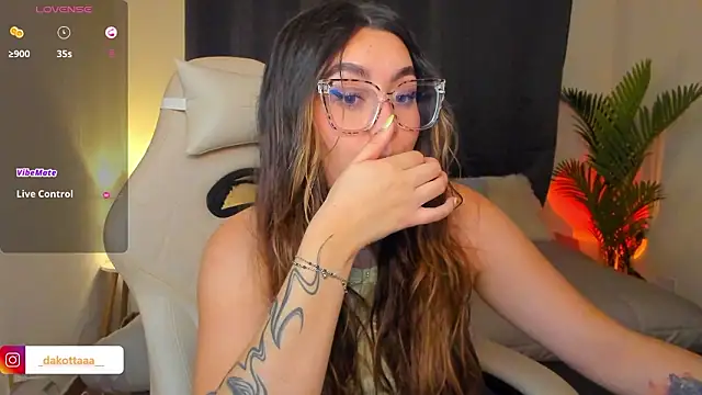 dakottaa  online show from 16, 3, 2026