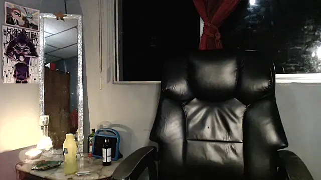 Snapshot of DanelyLopez chatting on 8, 10, 2025 DanelyLopez online show from 8, 10, 2025