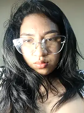 Snapshot of DanelyLopez chatting on 20, 11, 2025 DanelyLopez online show from 20, 11, 2025