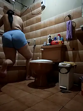 Snapshot of DanelyLopez chatting on 21, 12, 2025 DanelyLopez online show from 21, 12, 2025