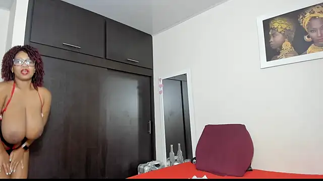 Snapshot of megan-hotxx chatting on 18, 11, 2025 megan-hotxx online show from 18, 11, 2025