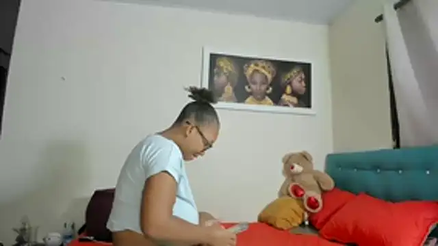 Snapshot of megan-hotxx chatting on 1, 12, 2025 megan-hotxx online show from 1, 12, 2025