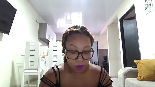 Snapshot of megan-hotxx chatting on 8, 4, 2026 megan-hotxx online show from 8, 4, 2026