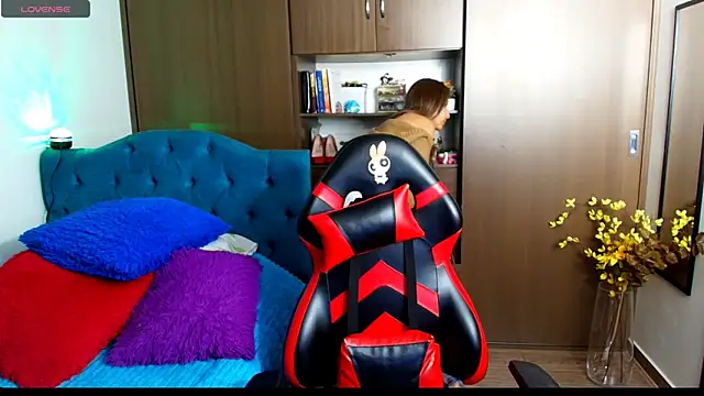 Snapshot of valeria_teiku chatting on 11, 10, 2025 valeria teiku online show from 11, 10, 2025