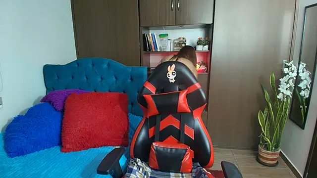 Snapshot of valeria_teiku chatting on 18, 12, 2025 valeria teiku online show from 18, 12, 2025