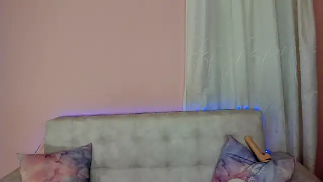 tinysara online show from 15, 3, 2025