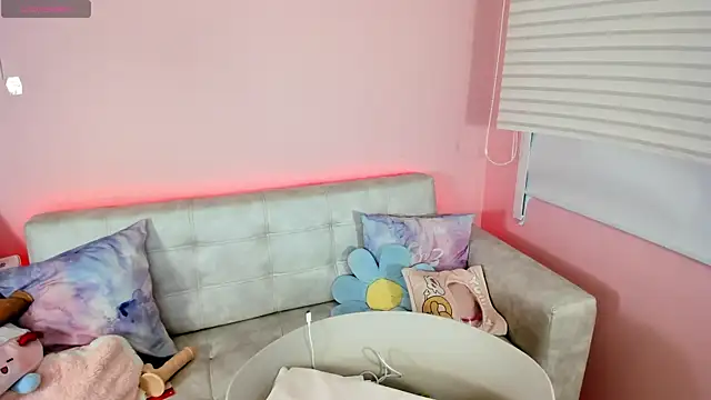 tinysara online show from 26, 6, 2026