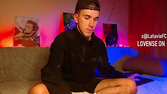 Snapshot of Midnighter_ chatting on 8, 2, 2025 Midnighter  online show from 8, 2, 2025