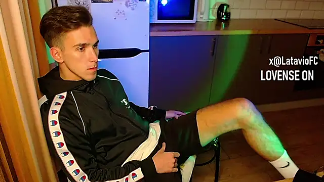 Snapshot of Midnighter_ chatting on 20, 9, 2025 Midnighter  online show from 20, 9, 2025