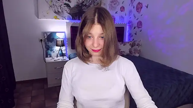 Snapshot of RinaMoore chatting on 5, 3, 2025 RinaMoore online show from 5, 3, 2025