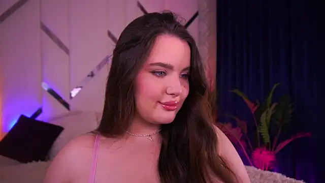 Snapshot of CuteAmberr chatting on 8, 11, 2025 CuteAmberr online show from 8, 11, 2025