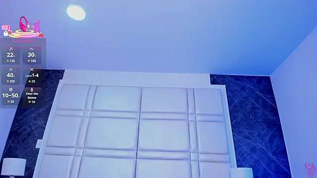 charlottewhitte online show from 11, 4, 2026