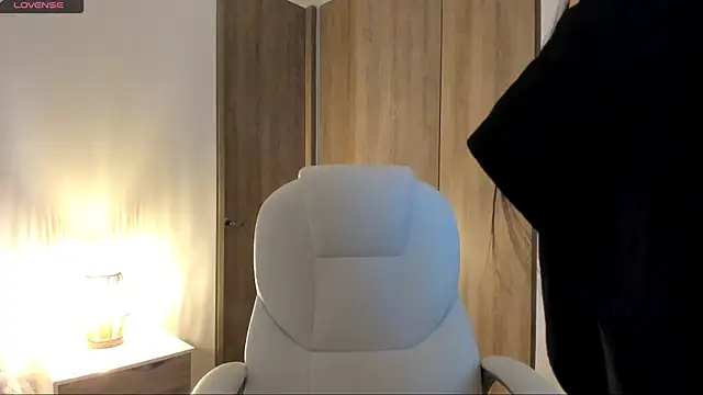 sophie connors online show from 6, 4, 2026