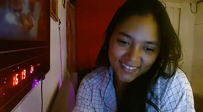 Snapshot of Chiara_petterson chatting on 5, 12, 2024 Chiara petterson online show from 5, 12, 2024