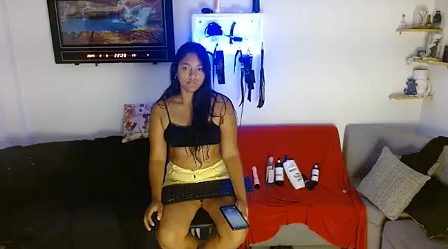 Snapshot of Chiara_petterson chatting on 7, 3, 2025 Chiara petterson online show from 7, 3, 2025