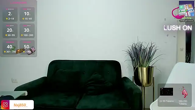 HOTBLACKANDWHITE2 online show from 13, 1, 2025