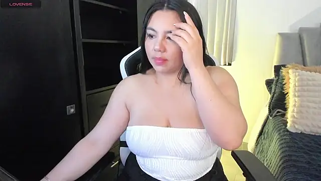 ambar-wells online show from 7, 2, 2025