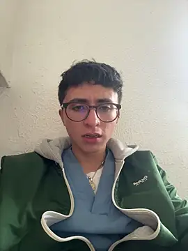 Snapshot of CamiRojas_boy chatting on 5, 5, 2026 CamiRojas boy online show from 5, 5, 2026