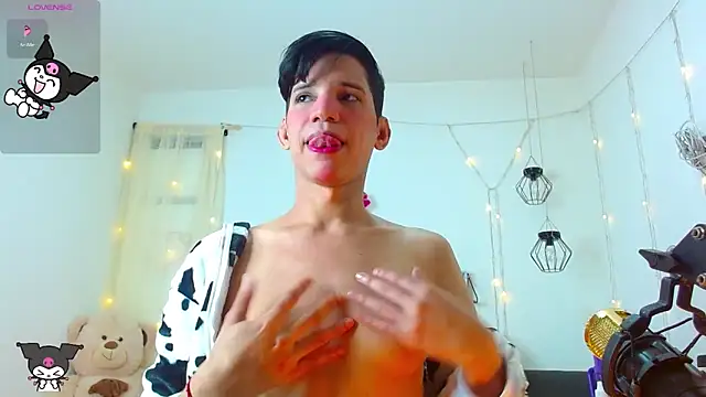 Snapshot of Ariel_Femboy_ chatting on 1, 1, 2025 Ariel Femboy online show from 1, 1, 2025