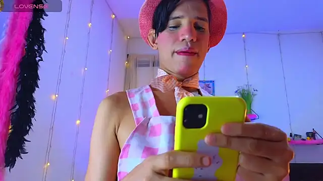 Snapshot of Ariel_Femboy_ chatting on 21, 11, 2025 Ariel Femboy online show from 21, 11, 2025