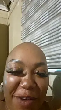 Snapshot of QUEENxJESSI chatting on 1, 1, 2025 QUEENxJESSI online show from 1, 1, 2025